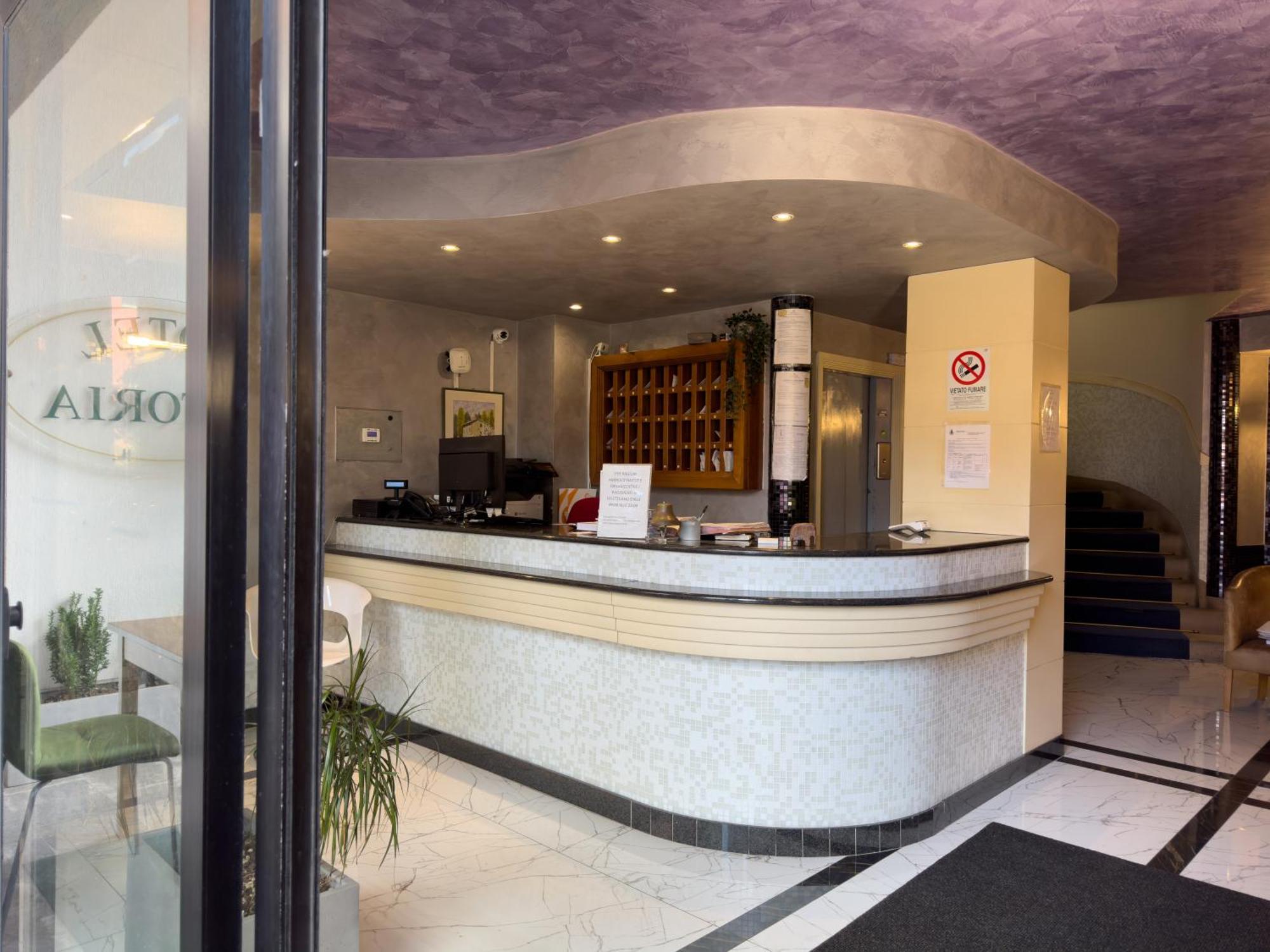 阿索托丽亚酒店 菲登扎 外观 照片